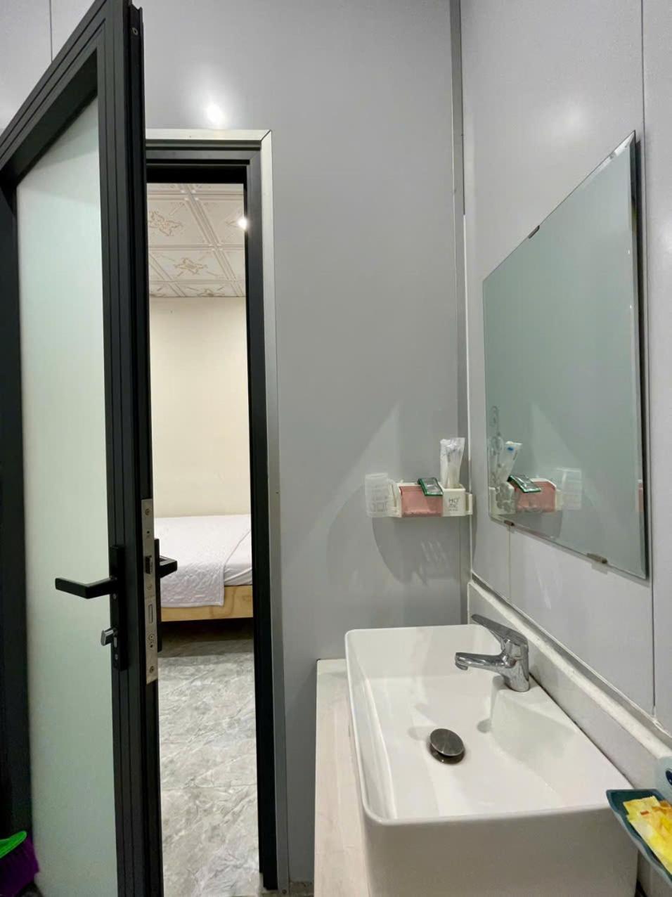 Ha Linh Motel فونج تاو المظهر الخارجي الصورة