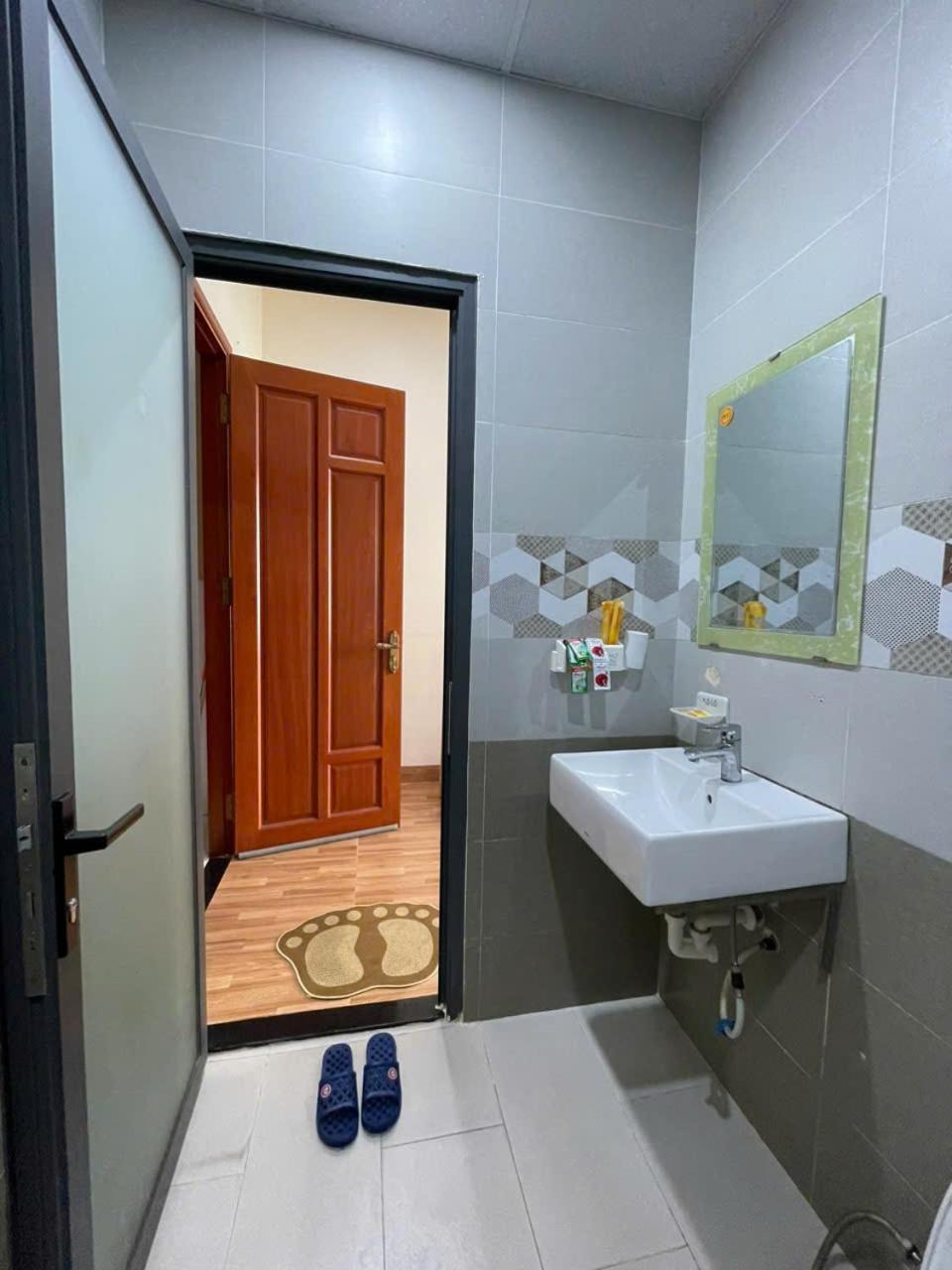 Ha Linh Motel فونج تاو المظهر الخارجي الصورة